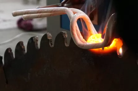 Индукционный паяльный и сварочный аппарат