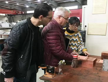 Визит клиента в Украину