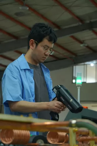 Как отремонтировать и обслуживать индукционное нагревательное оборудование после попадания воды или влаги?